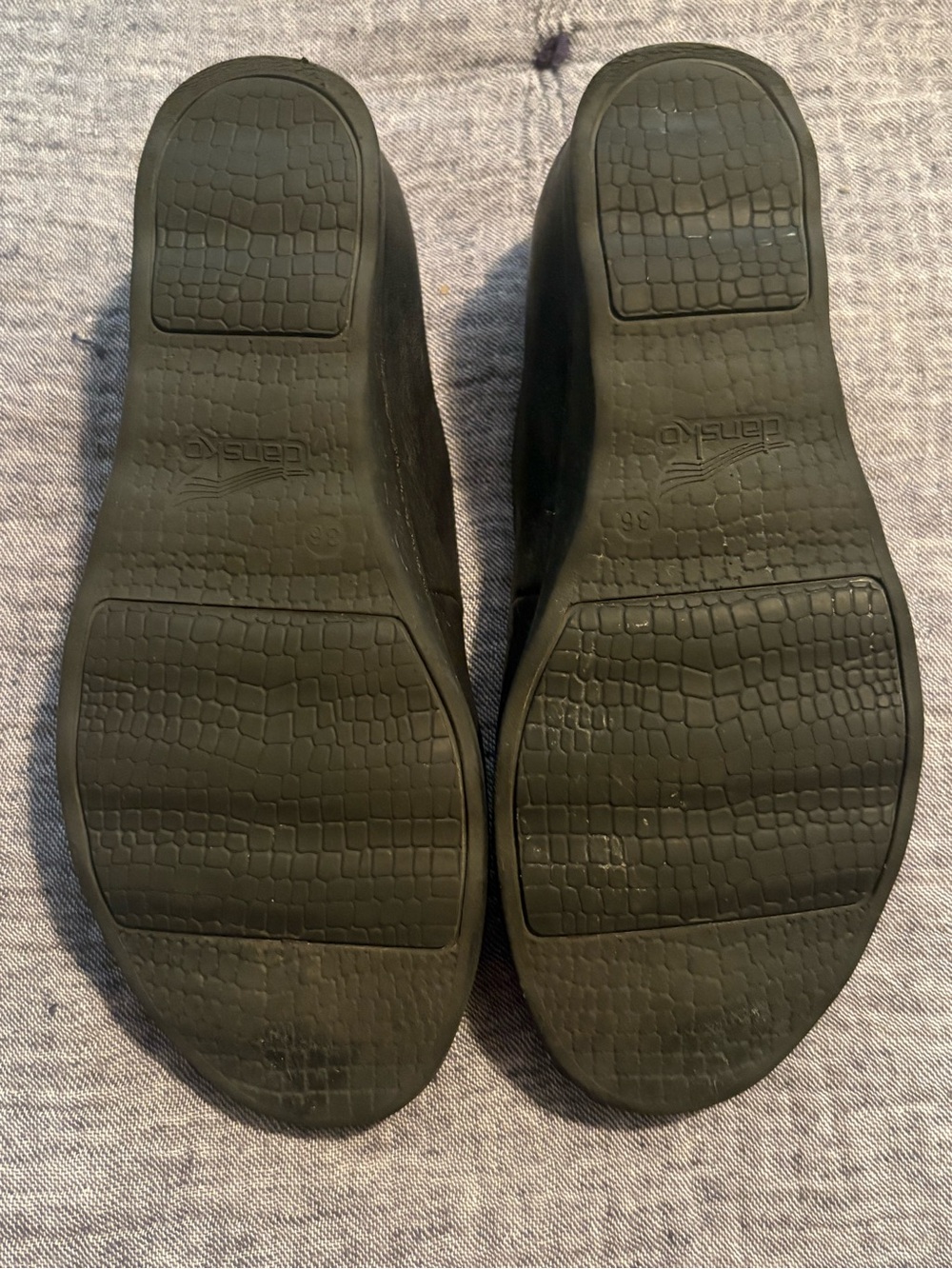 Dansko Black Burnished Nubuck/Leather Mary Jane. - Picture 7 of 7